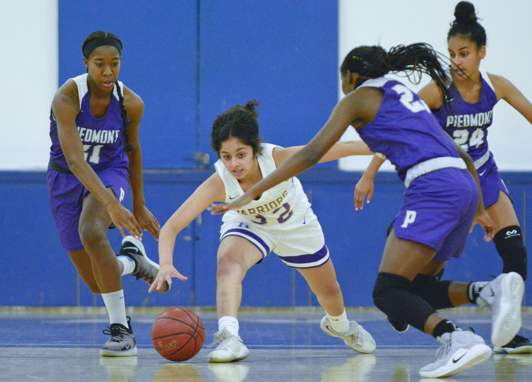 112918 Piedmont RHS g basketball 10.jpg